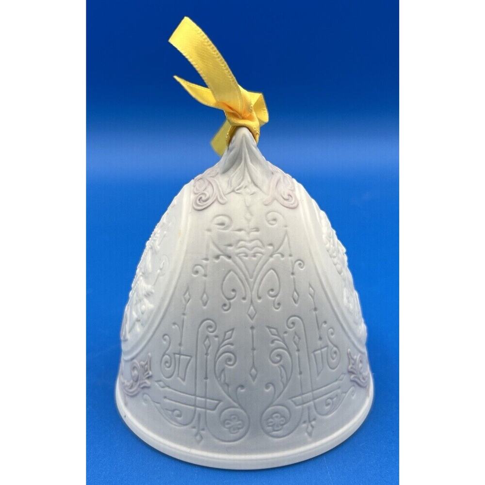 Lladró‎ 2003 Limited Edition Lladro Annual Porcelain Christmas Bell.(No Box) - Picture 2 of 8